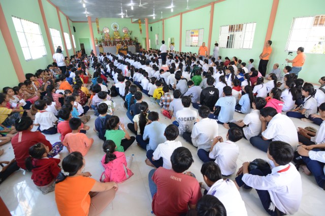 Quỹ Đạo Phật Ngày Nay: Khánh thành “Nhịp Cầu Yêu Thương 5” và trao tặng “Quà Tết Yêu Thương 2016” (C59)