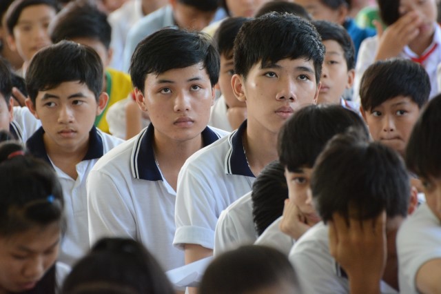 Quỹ Đạo Phật Ngày Nay: Khánh thành “Nhịp Cầu Yêu Thương 5” và trao tặng “Quà Tết Yêu Thương 2016” (C59)