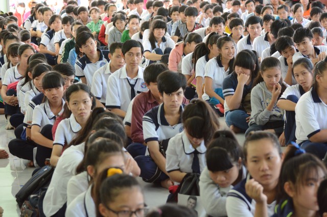 Quỹ Đạo Phật Ngày Nay: Khánh thành “Nhịp Cầu Yêu Thương 5” và trao tặng “Quà Tết Yêu Thương 2016” (C59)
