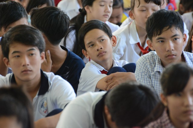 Quỹ Đạo Phật Ngày Nay: Khánh thành “Nhịp Cầu Yêu Thương 5” và trao tặng “Quà Tết Yêu Thương 2016” (C59)