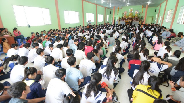 Quỹ Đạo Phật Ngày Nay: Khánh thành “Nhịp Cầu Yêu Thương 5” và trao tặng “Quà Tết Yêu Thương 2016” (C59)