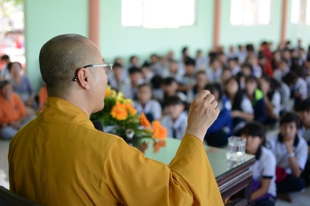 Quỹ Đạo Phật Ngày Nay: Khánh thành “Nhịp Cầu Yêu Thương 5” và trao tặng “Quà Tết Yêu Thương 2016” (C59)