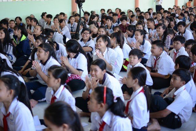 Quỹ Đạo Phật Ngày Nay: Khánh thành “Nhịp Cầu Yêu Thương 5” và trao tặng “Quà Tết Yêu Thương 2016” (C59)
