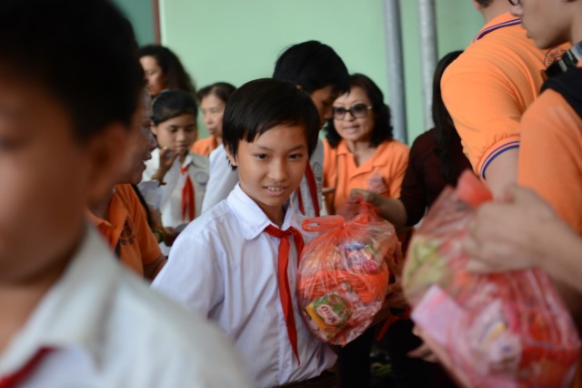 Quỹ Đạo Phật Ngày Nay: Khánh thành “Nhịp Cầu Yêu Thương 5” và trao tặng “Quà Tết Yêu Thương 2016” (C59)