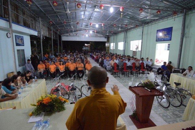 Quỹ Đạo Phật Ngày Nay: Khánh thành “Nhịp Cầu Yêu Thương 5” và trao tặng “Quà Tết Yêu Thương 2016” (C59)