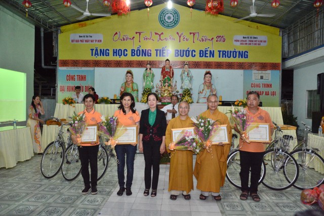 Quỹ Đạo Phật Ngày Nay: Khánh thành “Nhịp Cầu Yêu Thương 5” và trao tặng “Quà Tết Yêu Thương 2016” (C59)