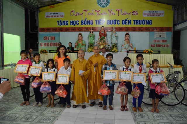 Quỹ Đạo Phật Ngày Nay: Khánh thành “Nhịp Cầu Yêu Thương 5” và trao tặng “Quà Tết Yêu Thương 2016” (C59)