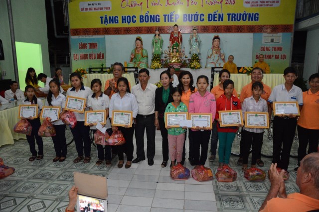 Quỹ Đạo Phật Ngày Nay: Khánh thành “Nhịp Cầu Yêu Thương 5” và trao tặng “Quà Tết Yêu Thương 2016” (C59)