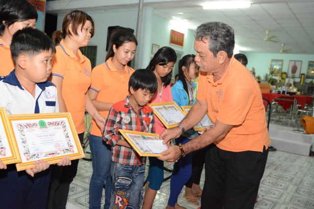 Quỹ Đạo Phật Ngày Nay: Khánh thành “Nhịp Cầu Yêu Thương 5” và trao tặng “Quà Tết Yêu Thương 2016” (C59)