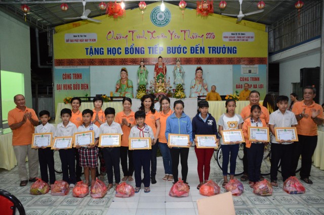 Quỹ Đạo Phật Ngày Nay: Khánh thành “Nhịp Cầu Yêu Thương 5” và trao tặng “Quà Tết Yêu Thương 2016” (C59)