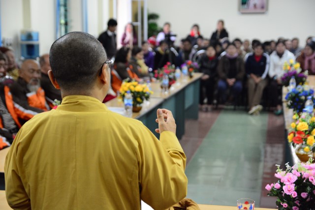 Quỹ Đạo Phật Ngày Nay: Trao tặng quà tết tại Hà Tĩnh và Thanh Hóa