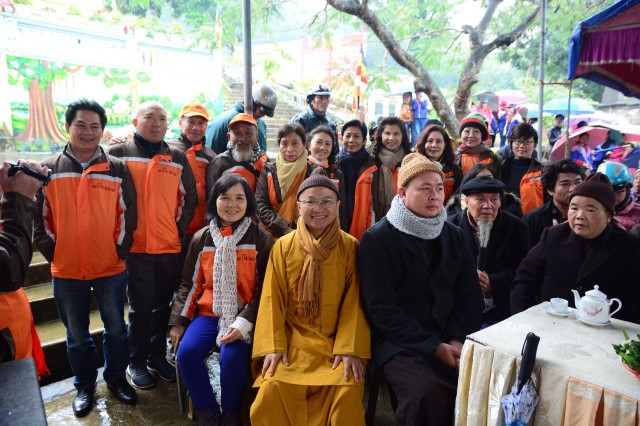 Quỹ Đạo Phật Ngày Nay: Trao tặng quà tết tại Hà Tĩnh và Thanh Hóa