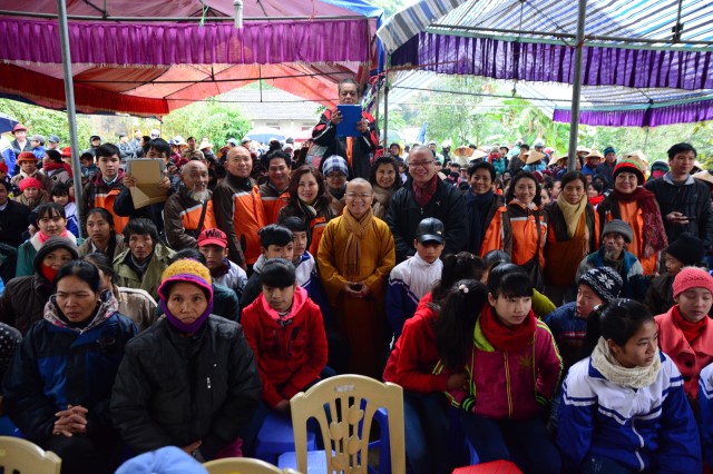 Quỹ Đạo Phật Ngày Nay: Trao tặng quà tết tại Hà Tĩnh và Thanh Hóa