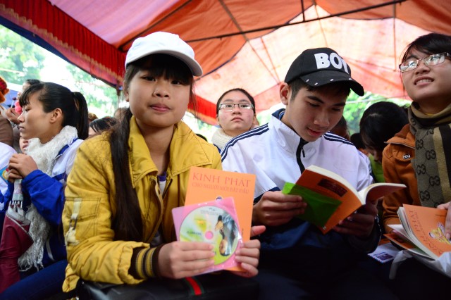 Quỹ Đạo Phật Ngày Nay: Trao tặng quà tết tại Hà Tĩnh và Thanh Hóa