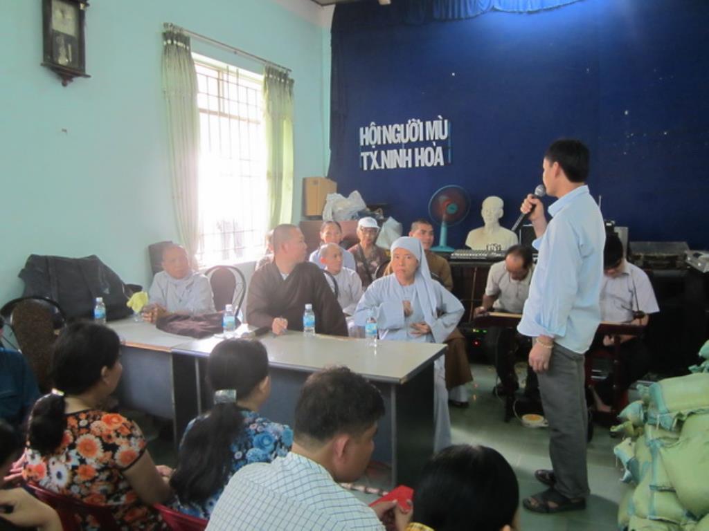 Hạnh phúc là sẻ chia