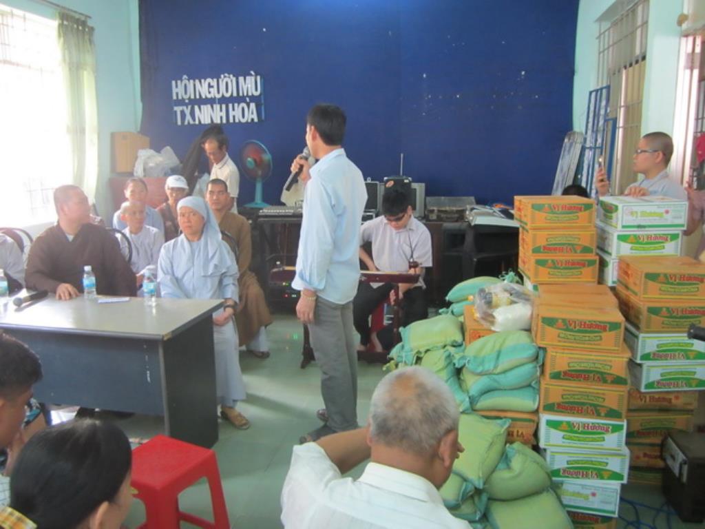 Hạnh phúc là sẻ chia