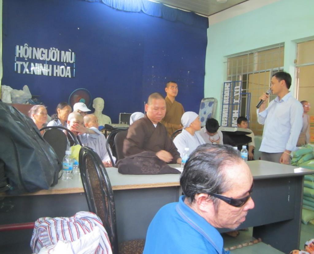 Hạnh phúc là sẻ chia