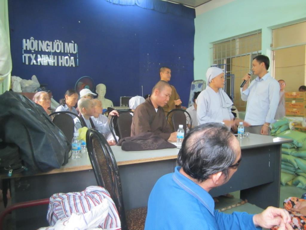 Hạnh phúc là sẻ chia