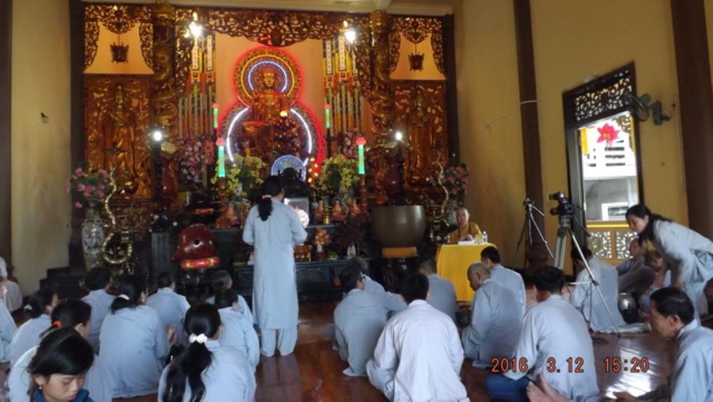 Thượng tọa Thích Minh Thành thuyết giảng tại chùa Tòng Lâm Lô Sơn