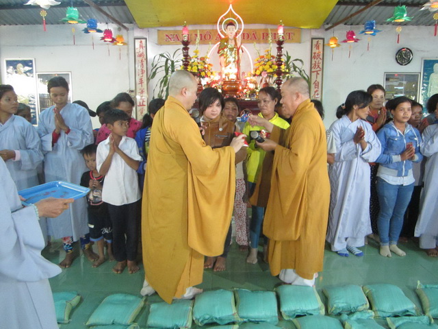 Khánh Hòa: Khóa tu niệm Phật đầu năm ở chùa Linh Sơn Pháp Ấn