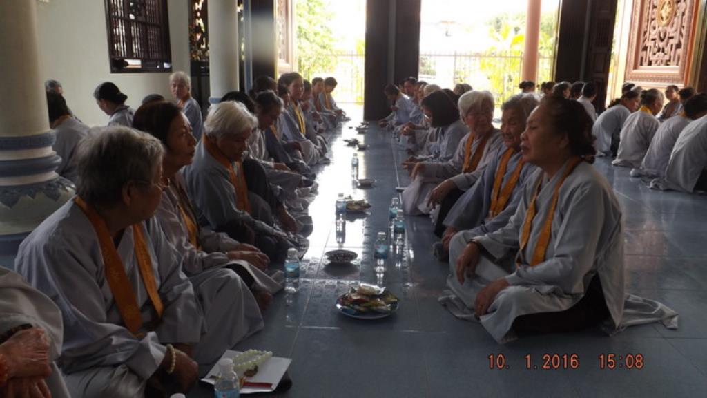 Đạo tràng Bát Quan Trai chùa Đức Hòa tổng kết cuối năm