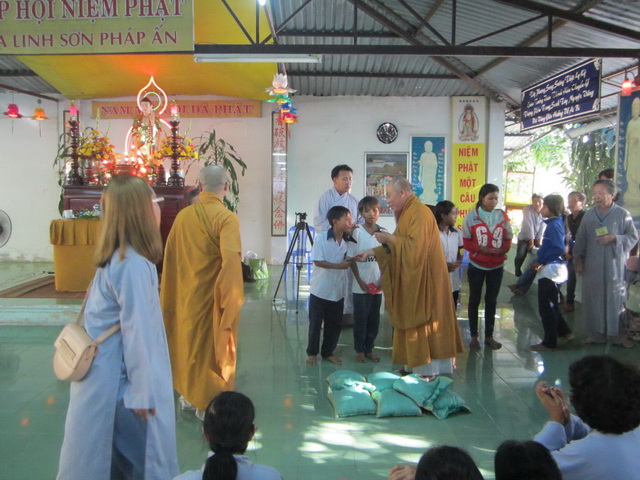 Khánh Hòa: Khóa tu niệm Phật đầu năm ở chùa Linh Sơn Pháp Ấn