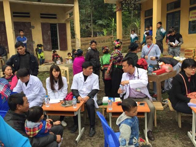 Thanh Hóa: Chùa Ông khám bệnh và tặng quà tại huyện Quan Hóa