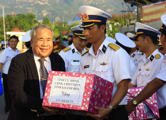 Khánh Hòa:  Ba Thầy lên đường ra Trường Sa làm trụ trì