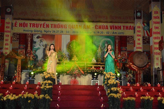 Thanh Hóa: Văn nghệ đêm hoa đăng vía Bồ Tát Quan Âm tại chùa Vĩnh Thái
