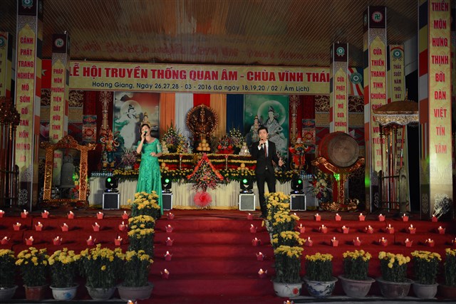 Thanh Hóa: Văn nghệ đêm hoa đăng vía Bồ Tát Quan Âm tại chùa Vĩnh Thái