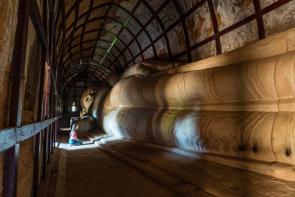 Myanmar: Chùm ảnh Ngôi Cổ tự Shwesantaw đầy quyến rũ khi ánh bình minh tỏa rạng