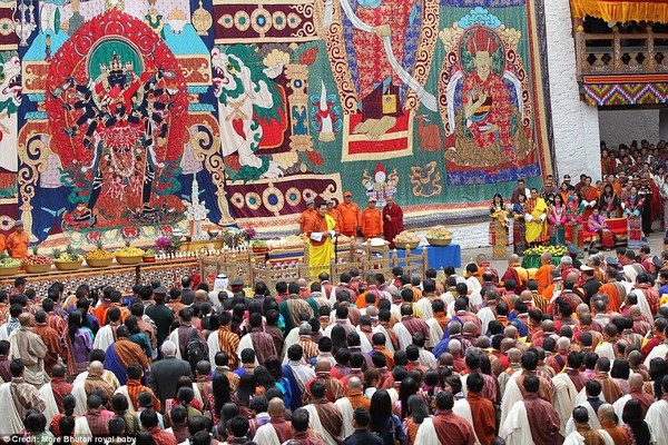 Bhutan: Chùm ảnh lễ Khai tâm đặt tên Hoàng tử theo nghi thức Phật Giáo