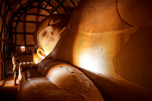 Myanmar: Chùm ảnh Ngôi Cổ tự Shwesantaw đầy quyến rũ khi ánh bình minh tỏa rạng