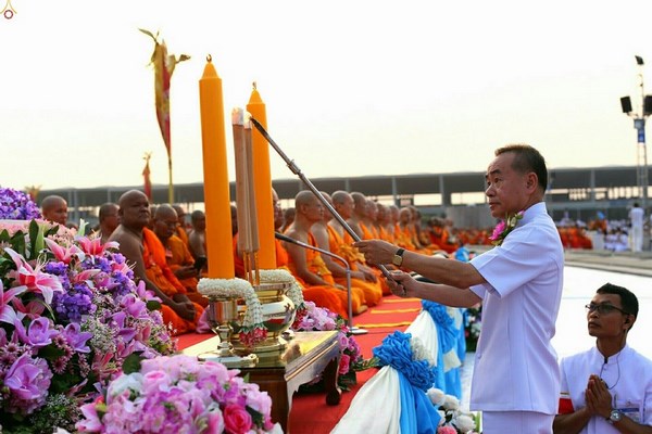 Thái Lan: Chùm ảnh 100 nghìn vị Tăng khất thực tại Tu viện Dhammakaya