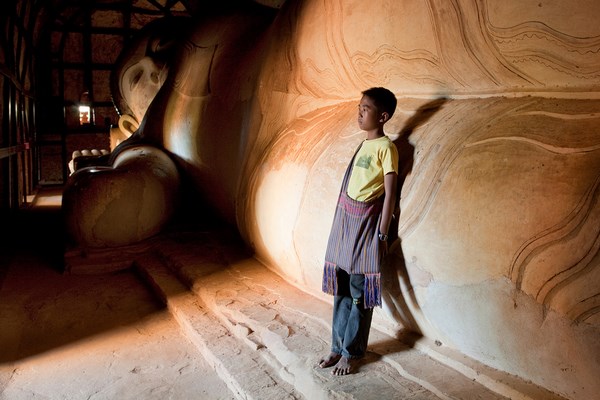 Myanmar: Chùm ảnh Ngôi Cổ tự Shwesantaw đầy quyến rũ khi ánh bình minh tỏa rạng