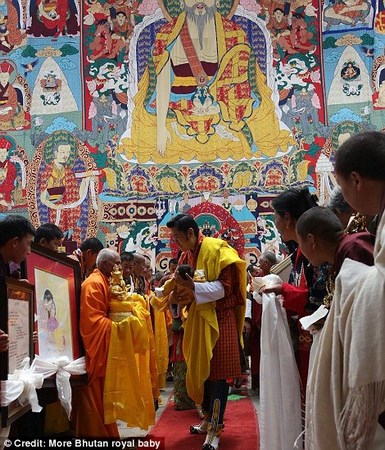 Bhutan: Chùm ảnh lễ Khai tâm đặt tên Hoàng tử theo nghi thức Phật Giáo