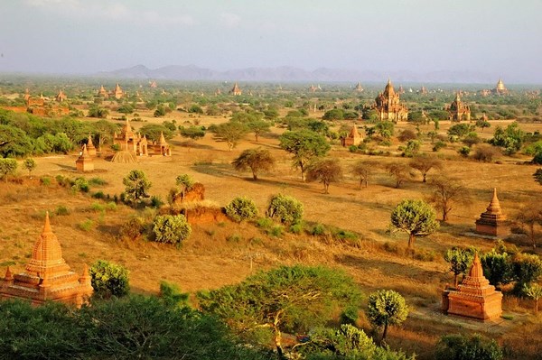 Myanmar: Chùm ảnh Ngôi Cổ tự Shwesantaw đầy quyến rũ khi ánh bình minh tỏa rạng