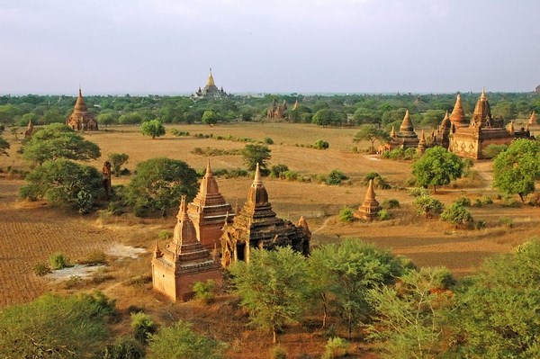 Myanmar: Chùm ảnh Ngôi Cổ tự Shwesantaw đầy quyến rũ khi ánh bình minh tỏa rạng