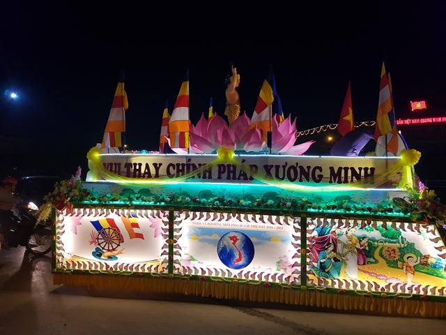 Chùm ảnh Phật giáo Thái Nguyên diễu hành xe hoa chào mừng khánh đản PL 2560- DL 2016