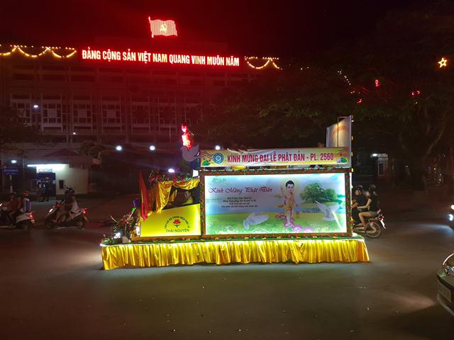 Chùm ảnh Phật giáo Thái Nguyên diễu hành xe hoa chào mừng khánh đản PL 2560- DL 2016