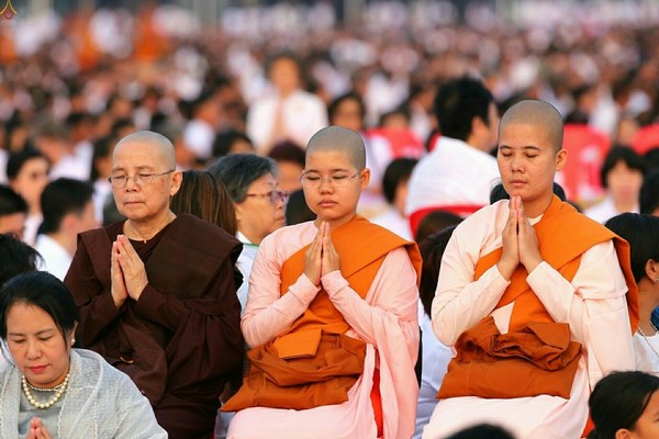 Thái Lan: Chùm ảnh 100 nghìn vị Tăng khất thực tại Tu viện Dhammakaya