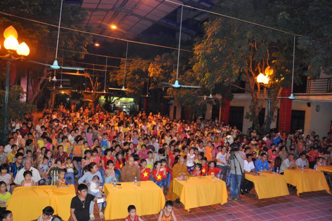 Hà Nội: Đêm văn nghệ mừng ngày Quốc tế thiếu nhi tại chùa Bằng