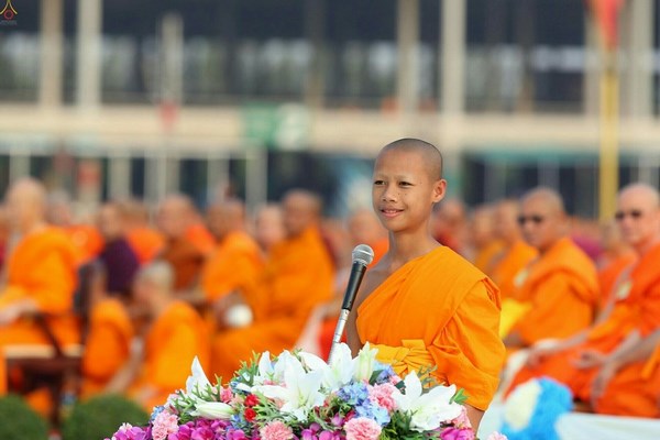 Thái Lan: Chùm ảnh 100 nghìn vị Tăng khất thực tại Tu viện Dhammakaya