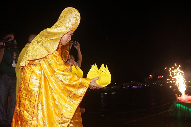 Lễ hội cầu an tại Festival Huế