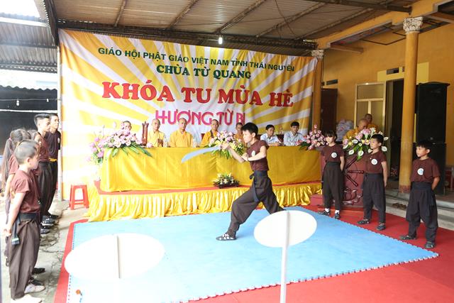 Thái Nguyên bế mạc khóa tu &quot;Hương Từ Bi &quot; chùa Từ Quang
