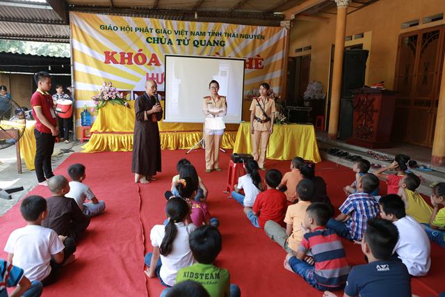 Thái Nguyên bế mạc khóa tu &quot;Hương Từ Bi &quot; chùa Từ Quang