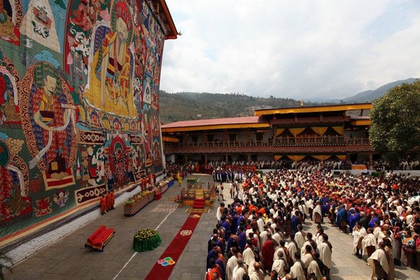 Bhutan: Chùm ảnh lễ Khai tâm đặt tên Hoàng tử theo nghi thức Phật Giáo