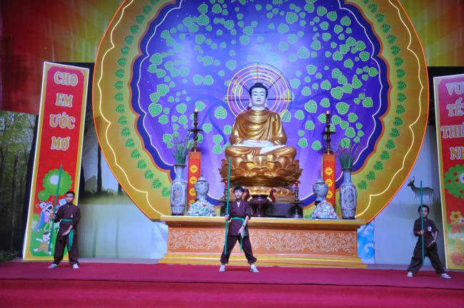 Hà Nội: Đêm văn nghệ mừng ngày Quốc tế thiếu nhi tại chùa Bằng
