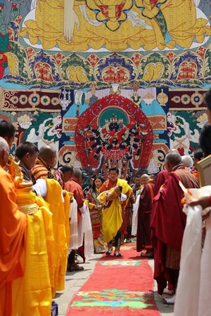 Bhutan: Chùm ảnh lễ Khai tâm đặt tên Hoàng tử theo nghi thức Phật Giáo