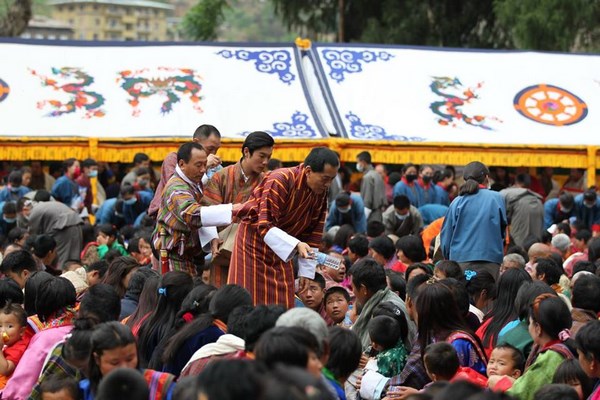 Bhutan: Chùm ảnh lễ Khai tâm đặt tên Hoàng tử theo nghi thức Phật Giáo